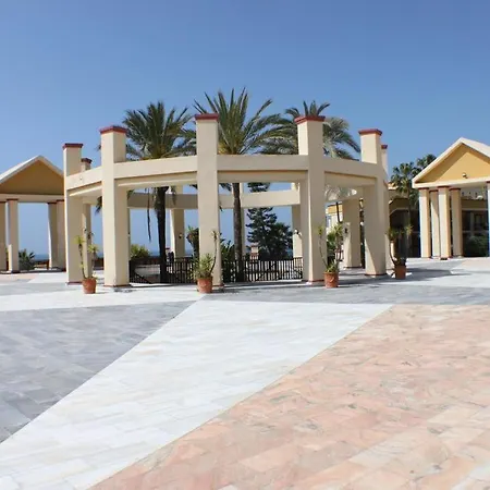 Located Right On The En Romana Playa *