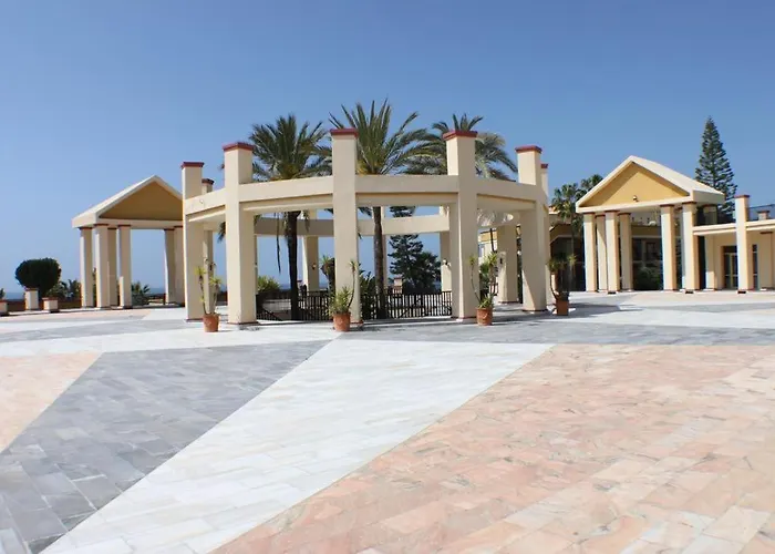 Located Right On The En Romana Playa *