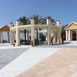Located Right On The En Romana Playa *