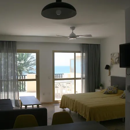 Apartamento Located Right On The En Romana Playa Marbella