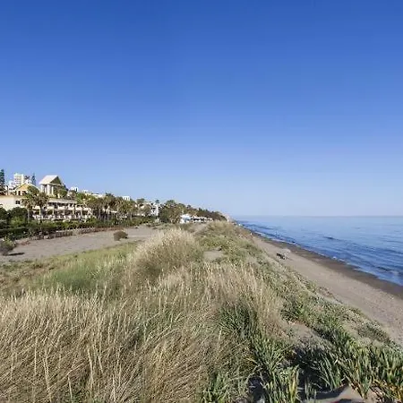Апартаменти Located Right On The En Romana Playa