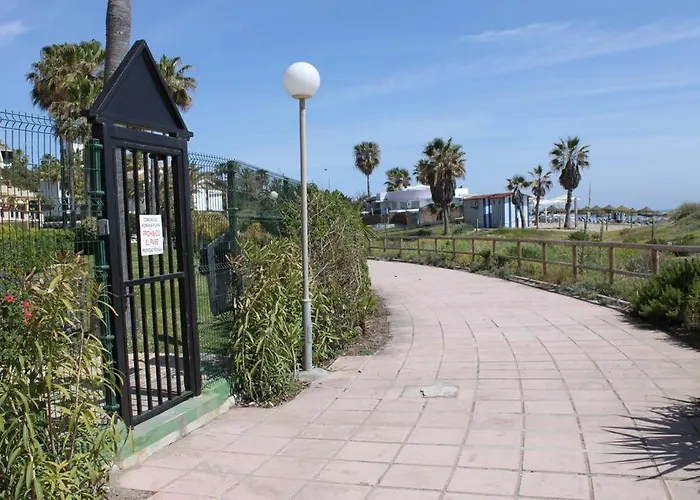 Located Right On The En Romana Playa Apartamento